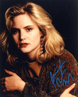 Jennifer Jason Leigh autograph