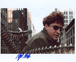 Alfred Molina autograph