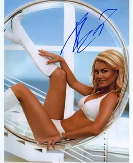 Kelly Carlson autograph