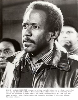 Richard Roundtree autograph