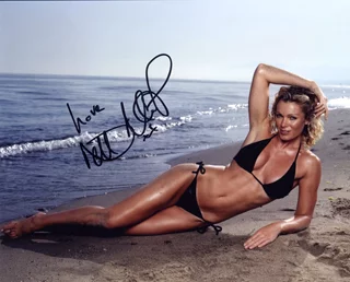 Nell McAndrew autograph