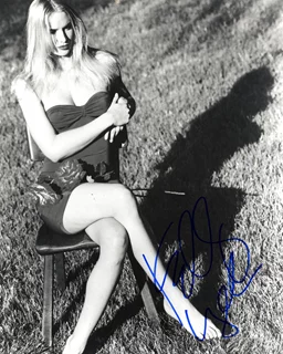 Kelly Lynch autograph