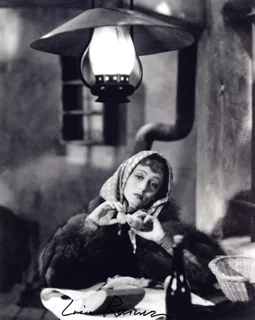 Luise Rainer autograph