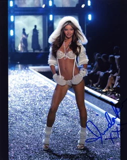 Miranda Kerr autograph