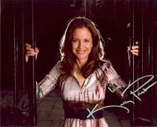 Kelly Preston autograph