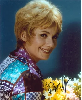 Shirley Jones autograph