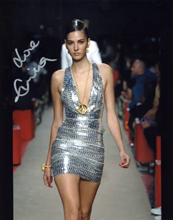 Emina Cunmulaj autograph