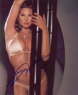 Daisy Fuentes autograph