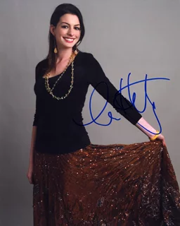 Anne Hathaway autograph