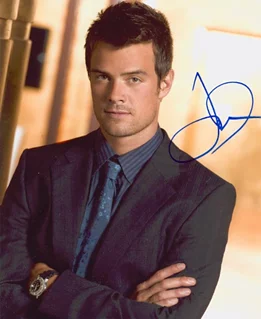 Josh Duhamel autograph