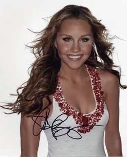 Amanda Bynes autograph