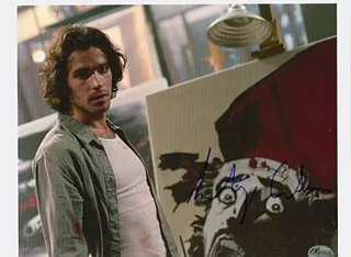 Santiago Cabrera autograph