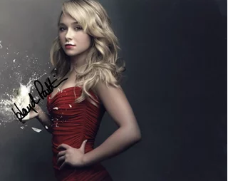 Hayden Panettiere autograph