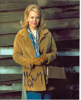 Gail O'Grady autograph