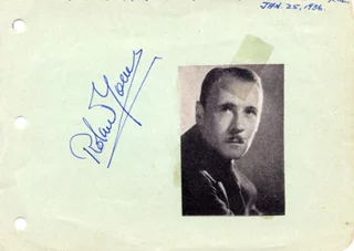 Roland Young autograph