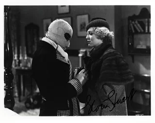 Gloria Stuart autograph