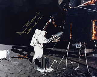 Alan Bean autograph