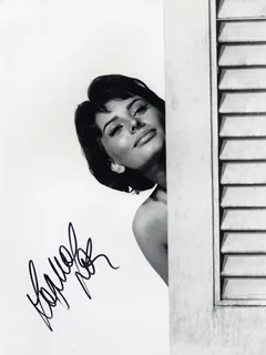 Sophia Loren autograph