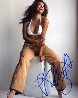 Kelly Hu autograph