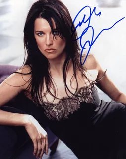 Lucy Lawless autograph