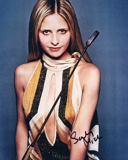 Sarah Michelle Gellar autograph