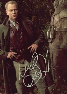 Neal McDonough autograph