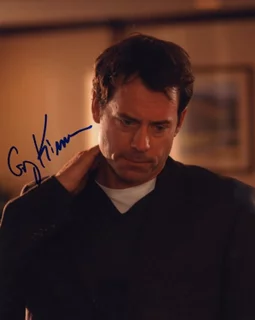 Greg Kinnear autograph