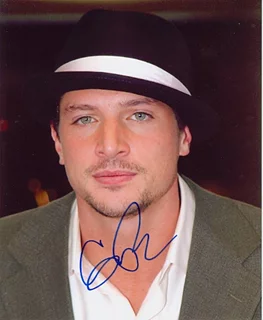 Simon Rex autograph