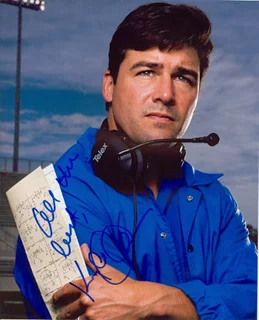 Kyle Chandler autograph