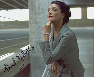 Shohreh Aghdashloo autograph