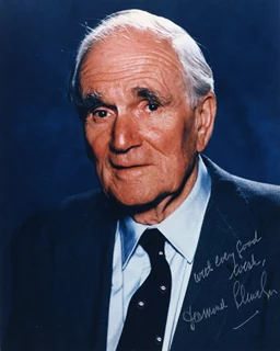 Desmond Llewelyn autograph