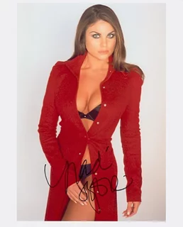Nadia Bjorlin autograph