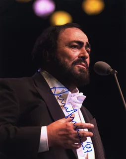 Luciano Pavarotti autograph