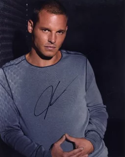 Justin Chambers autograph
