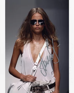 Natasha Poly autograph
