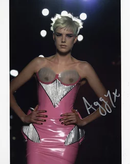 Agyness Deyn autograph