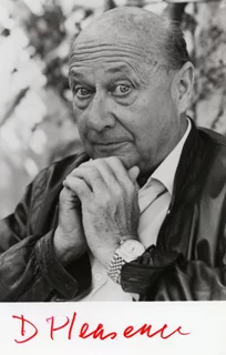 Donald Pleasence autograph