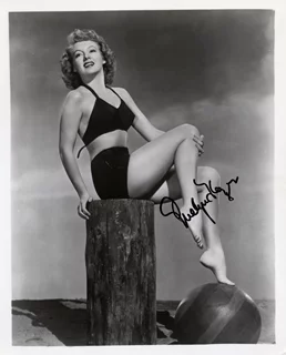 Evelyn Keyes autograph