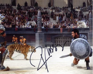 Russell Crowe autograph