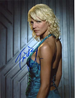 Tricia Helfer autograph
