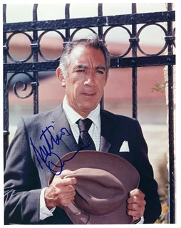 Anthony Quinn autograph