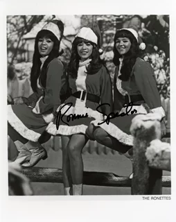 Ronnie Spector autograph