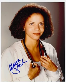 Gloria Reuben autograph