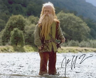 Peter Dinklage autograph