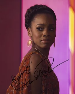 Anika Noni Rose autograph