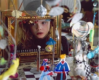 Elle Fanning autograph