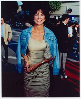 Mercedes Ruehl autograph