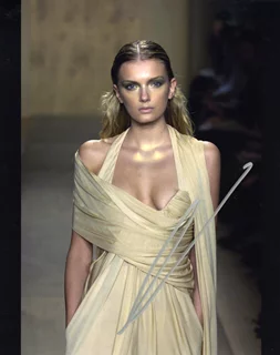 Lily Donalson autograph