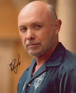 Hector Elizondo autograph
