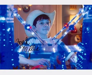 Zach Mills autograph